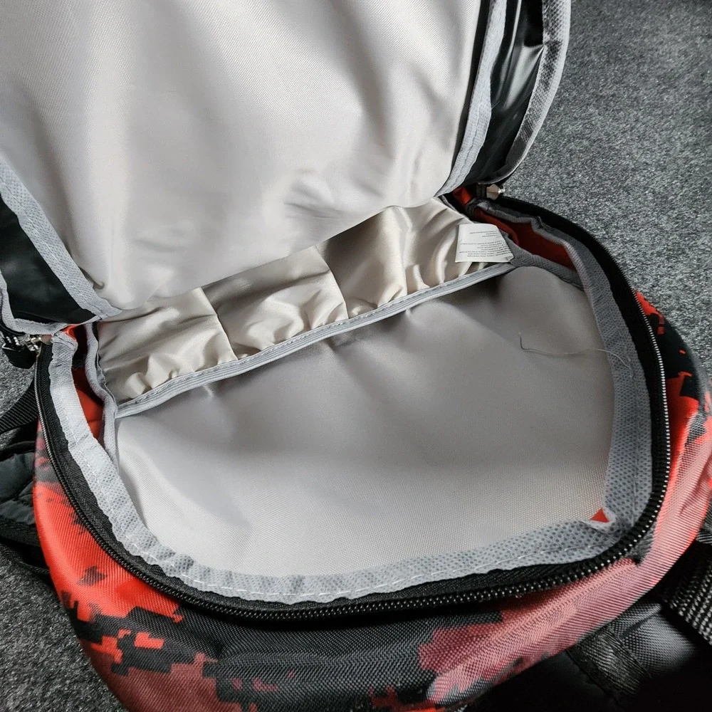 NWT Eastsport Backpack Unisex One Size Red Black Digital‎ Camo Laptop Sleeve